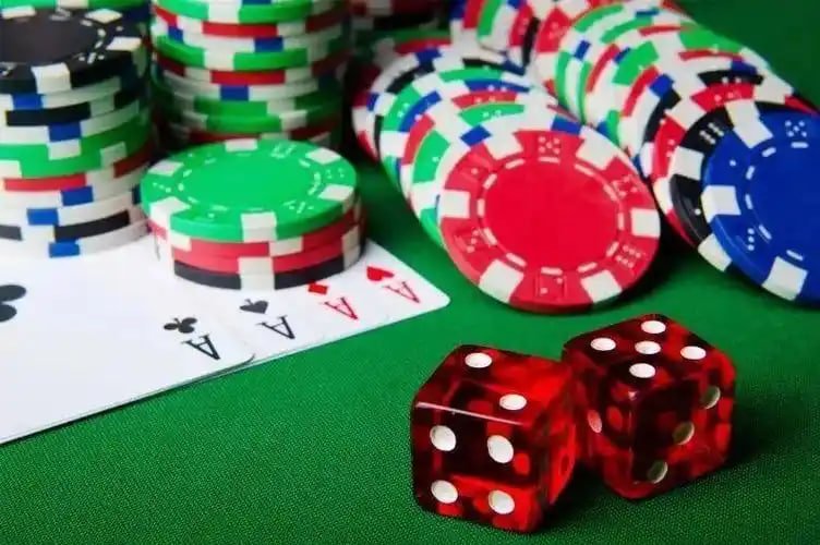 Pengingat keamanan akun untuk dewasa 18+